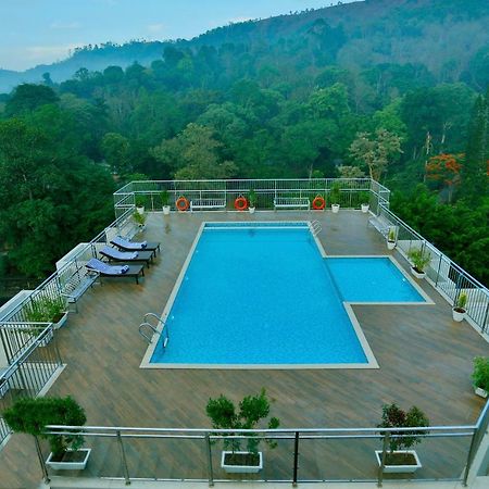 Sterling Thekkady Hotel Bagian luar foto