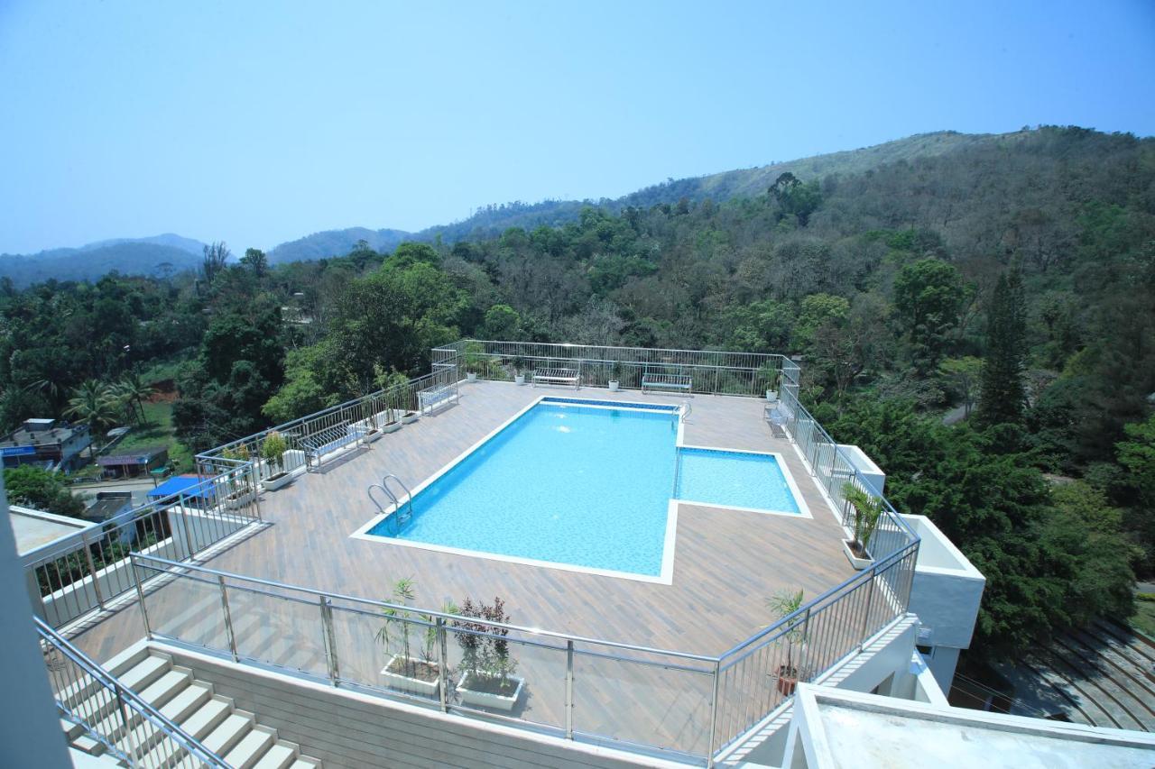 Sterling Thekkady Hotel Bagian luar foto