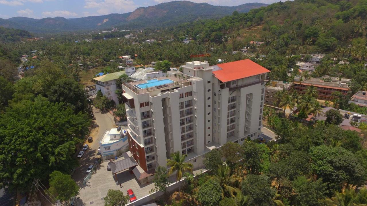 Sterling Thekkady Hotel Bagian luar foto