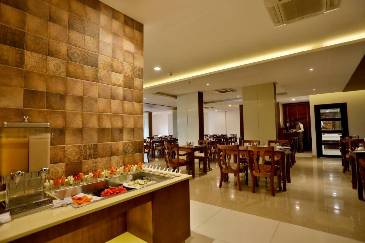 Sterling Thekkady Hotel Bagian luar foto