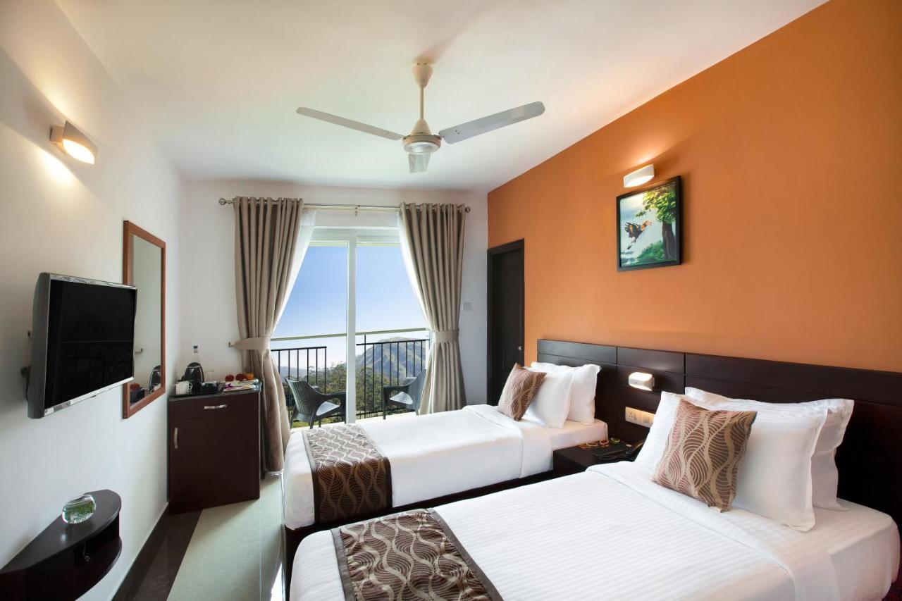 Sterling Thekkady Hotel Bagian luar foto