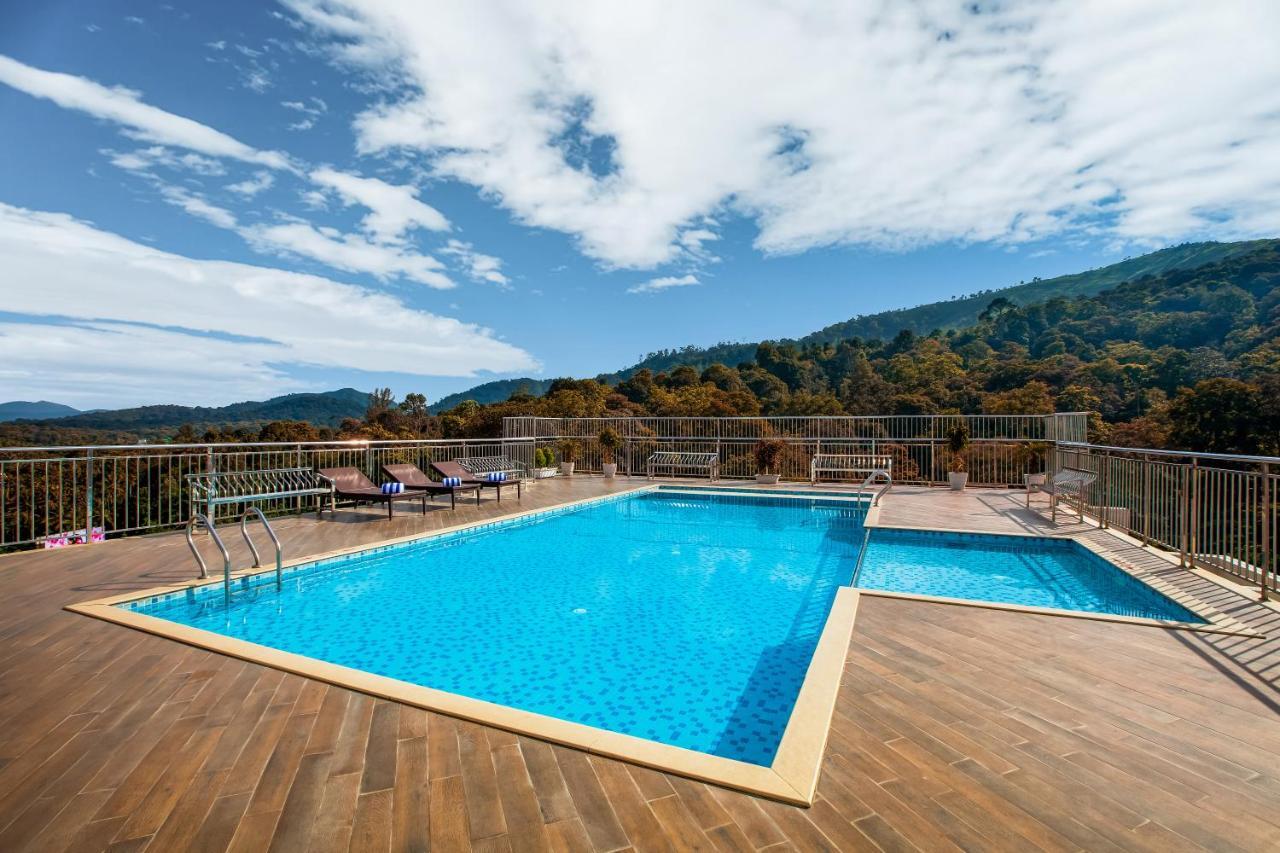 Sterling Thekkady Hotel Bagian luar foto