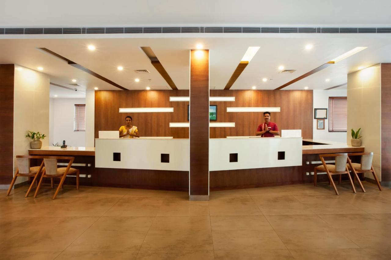 Sterling Thekkady Hotel Bagian luar foto